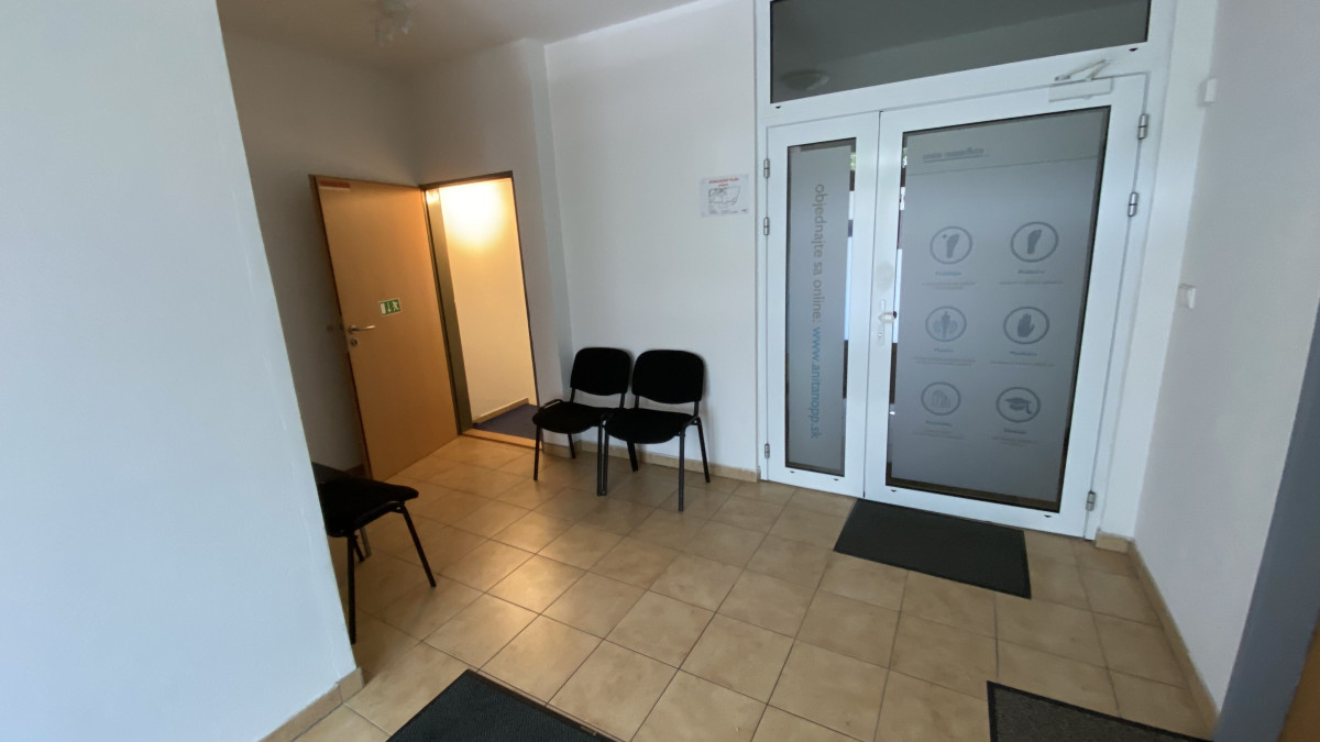 Spoločný priestor pred vstupom do priestoru Spoločný priestor pred vstupom do priestoru